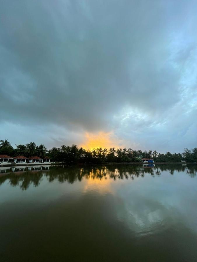 Veda5 Wellness Retreat&Spa Velha Goa Exterior foto