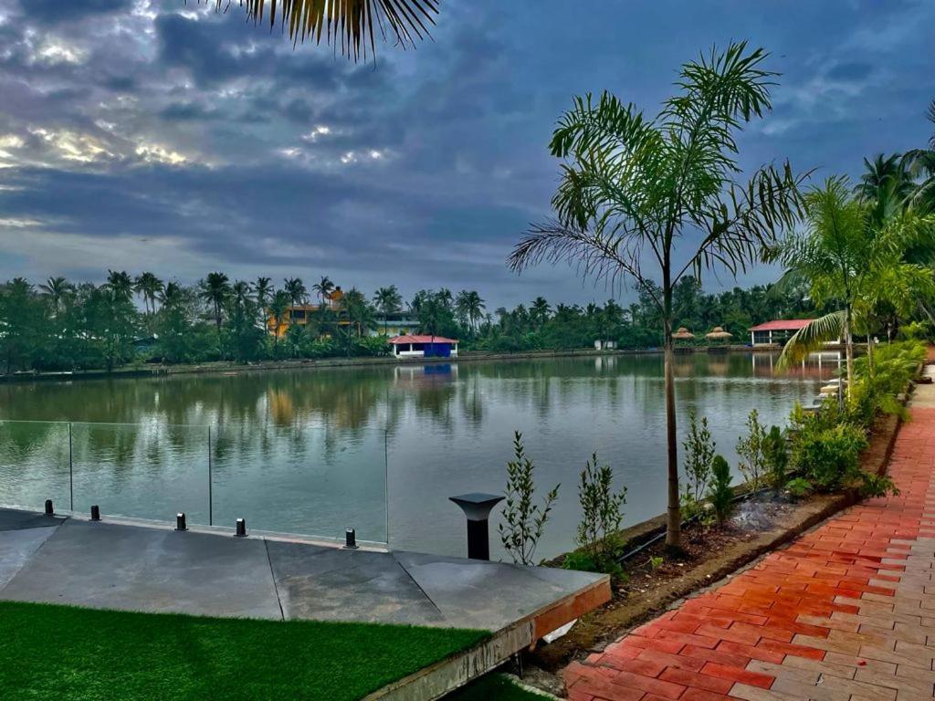 Veda5 Wellness Retreat&Spa Velha Goa Exterior foto