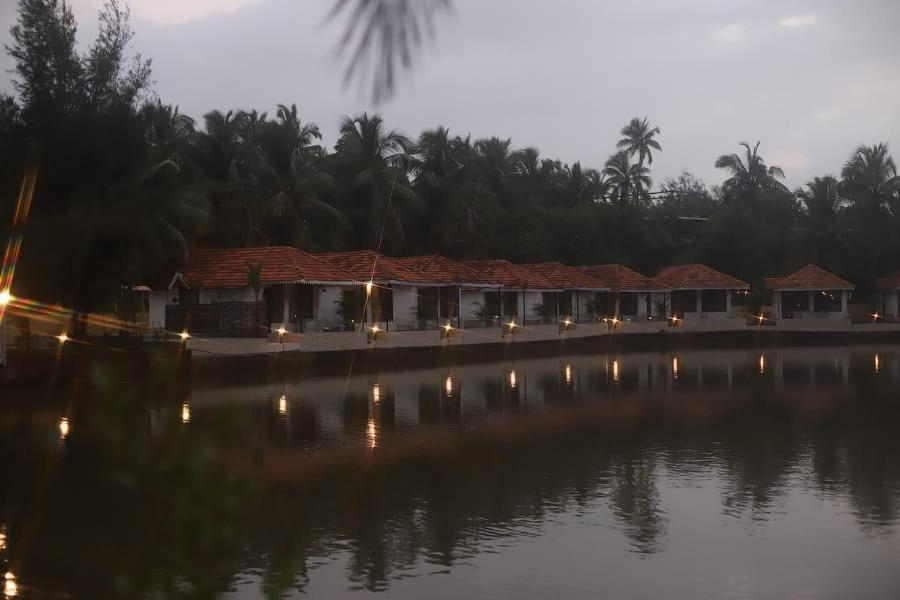 Veda5 Wellness Retreat&Spa Velha Goa Exterior foto