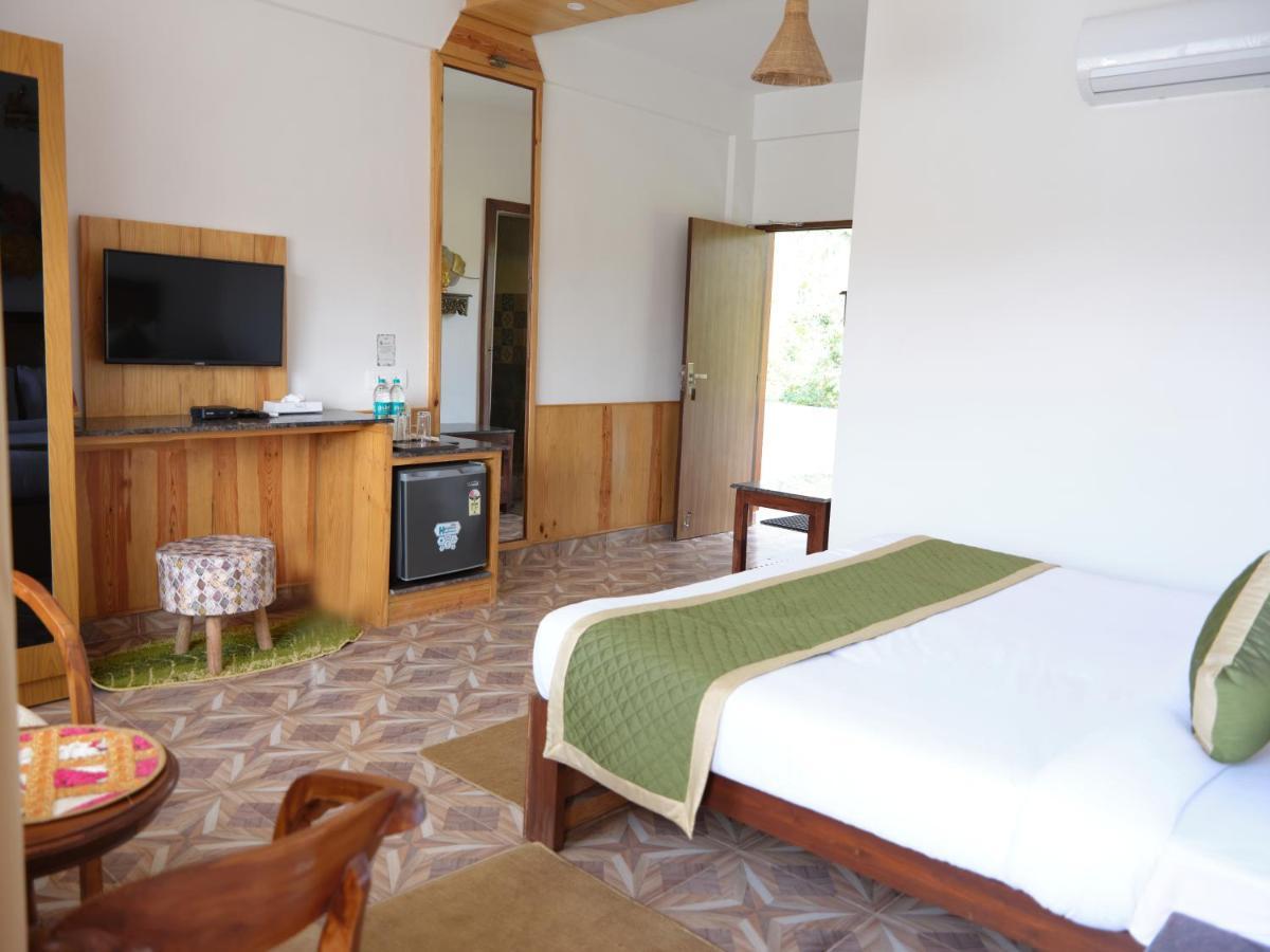 Veda5 Wellness Retreat&Spa Velha Goa Exterior foto